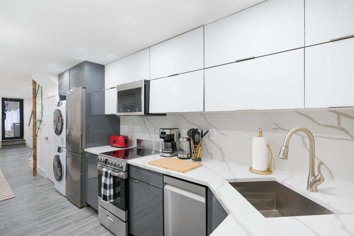 317-1d New 2br Duplex Wd Private Backyard *