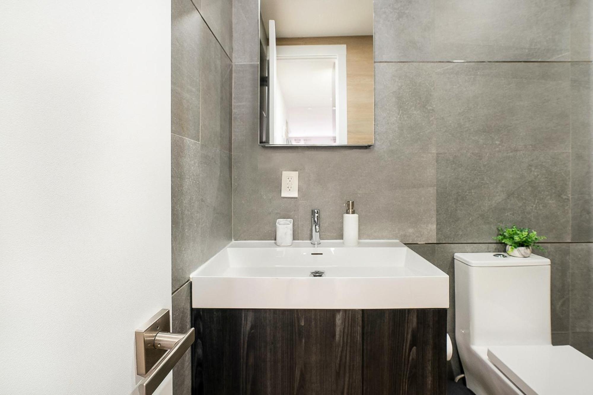 Apartment 1597-phn Ph Duplex -private Outdoor 2bath