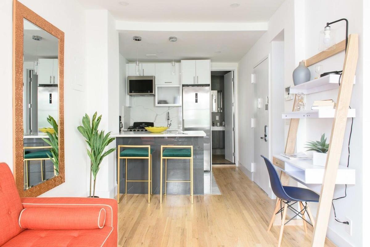 1597-phs New 1br-2bath Ph Duplex Outdoor Deck Apartment *