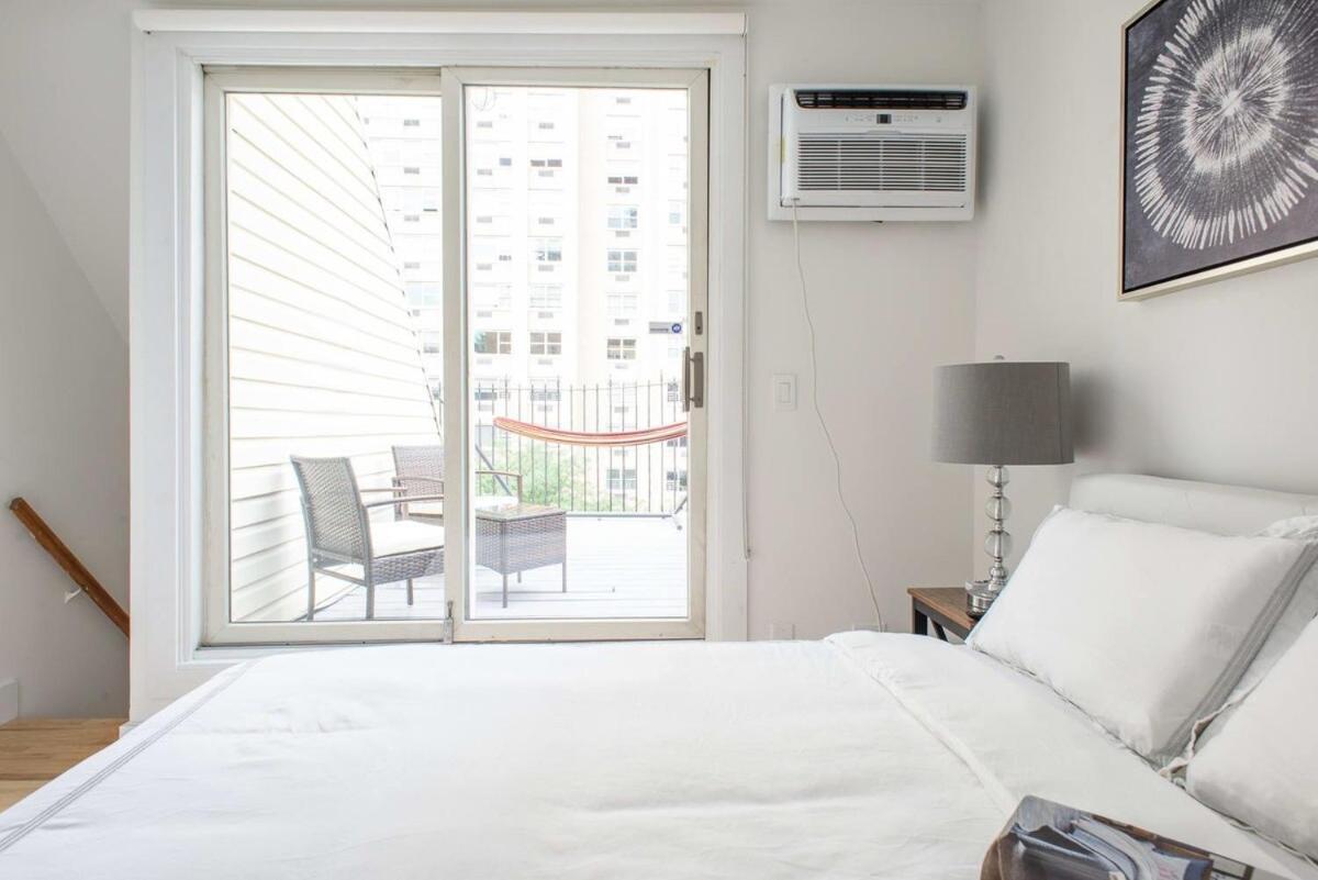 1597-phs New 1br-2bath Ph Duplex Outdoor Deck New York