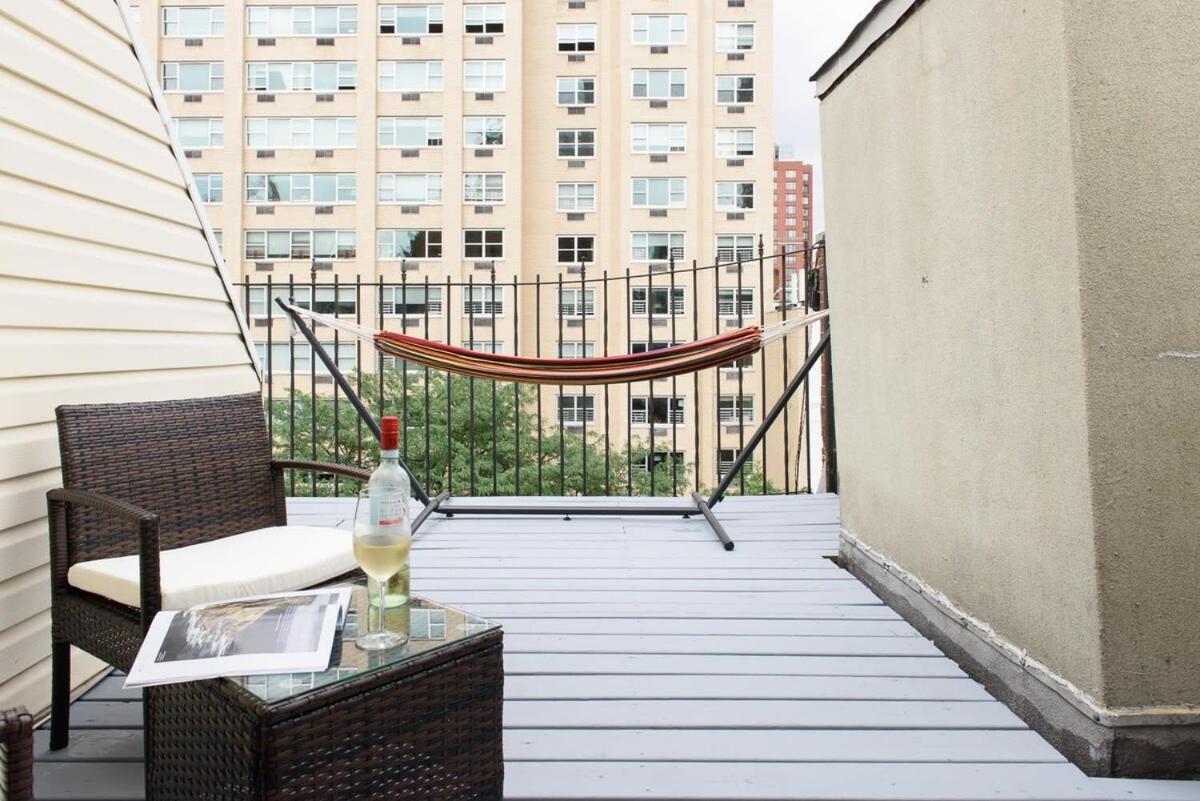 1597-phs New 1br-2bath Ph Duplex Outdoor Deck Apartment *
