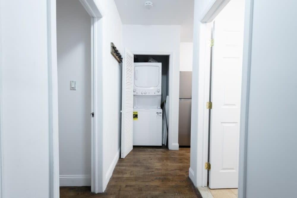 1435-2 3 Bedrooms 2 Bath Wd Ues Apartment