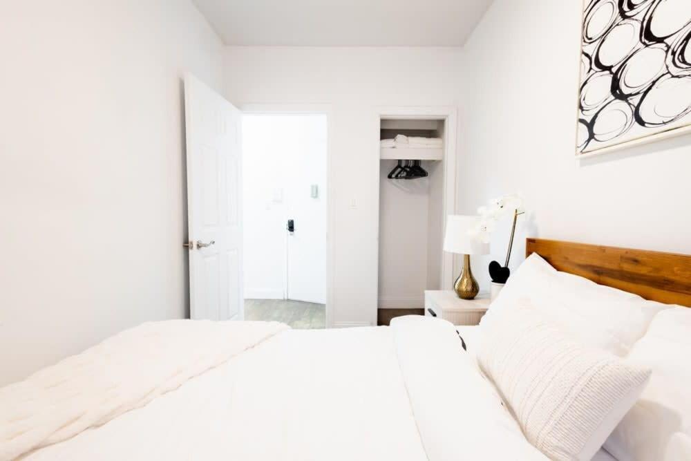 Apartment 1435-2 3 Bedrooms 2 Bath Wd Ues