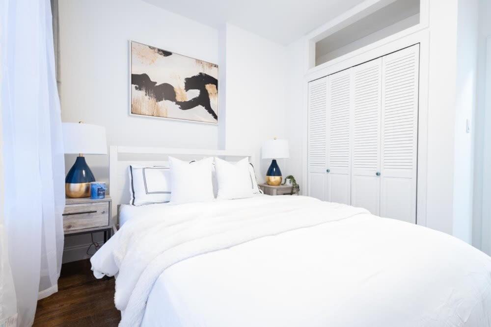 1435-2 3 Bedrooms 2 Bath Wd Ues New York