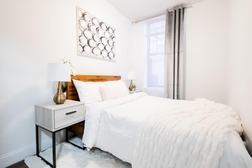 1435-2 3 Bedrooms 2 Bath Wd Ues * New York