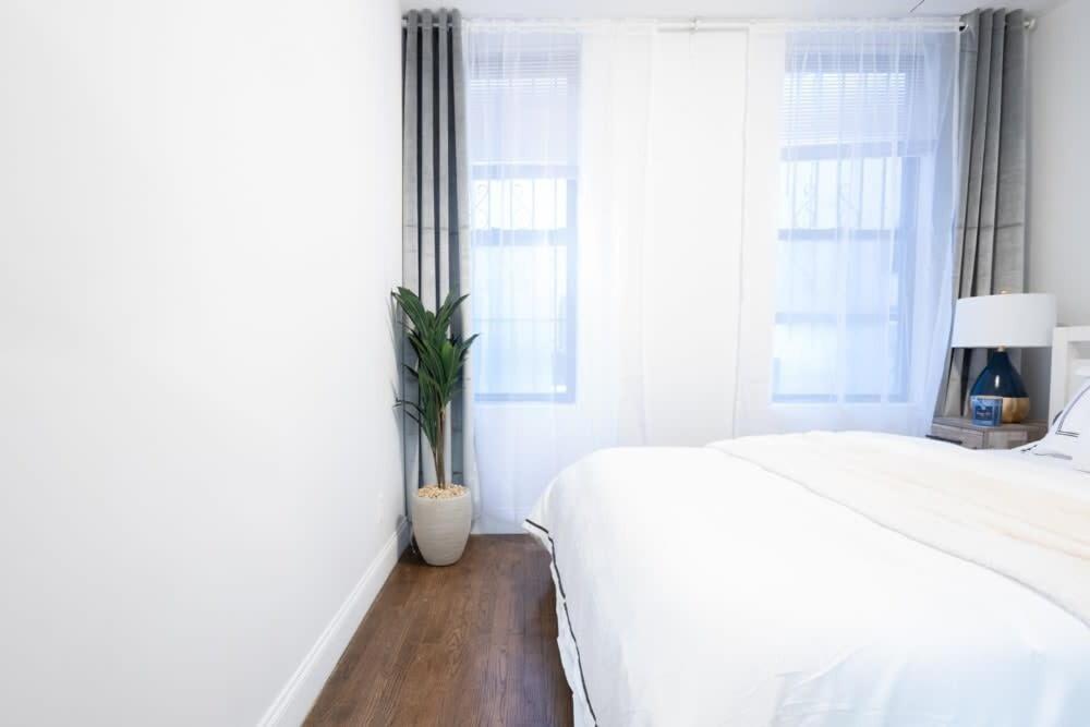Apartment 1435-2 3 Bedrooms 2 Bath Wd Ues