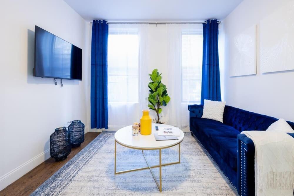 1435-2 3 Bedrooms 2 Bath Wd Ues Apartment