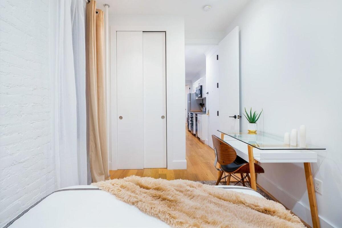 1290-7 New Renovated 2 Bedrooms In Ues Apartment New York