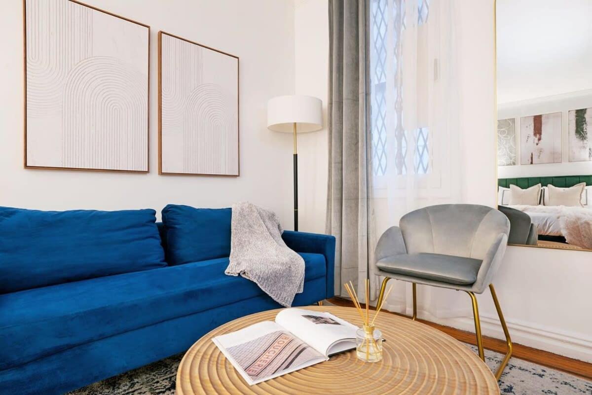 105-1g In Park Ave Location * New York