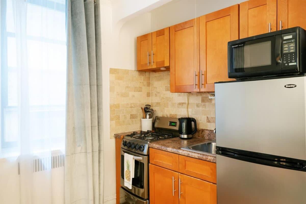 Apartment 105-1g In Park Ave Location