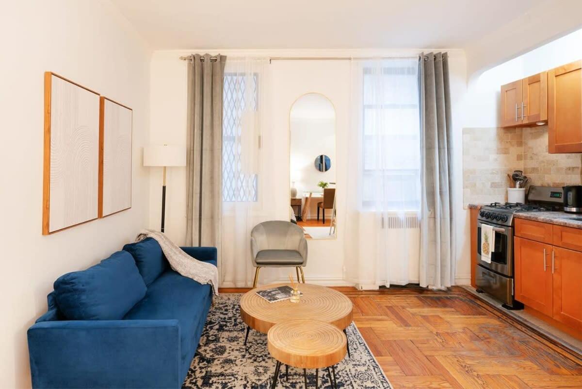 105-1g In Park Ave Location * New York