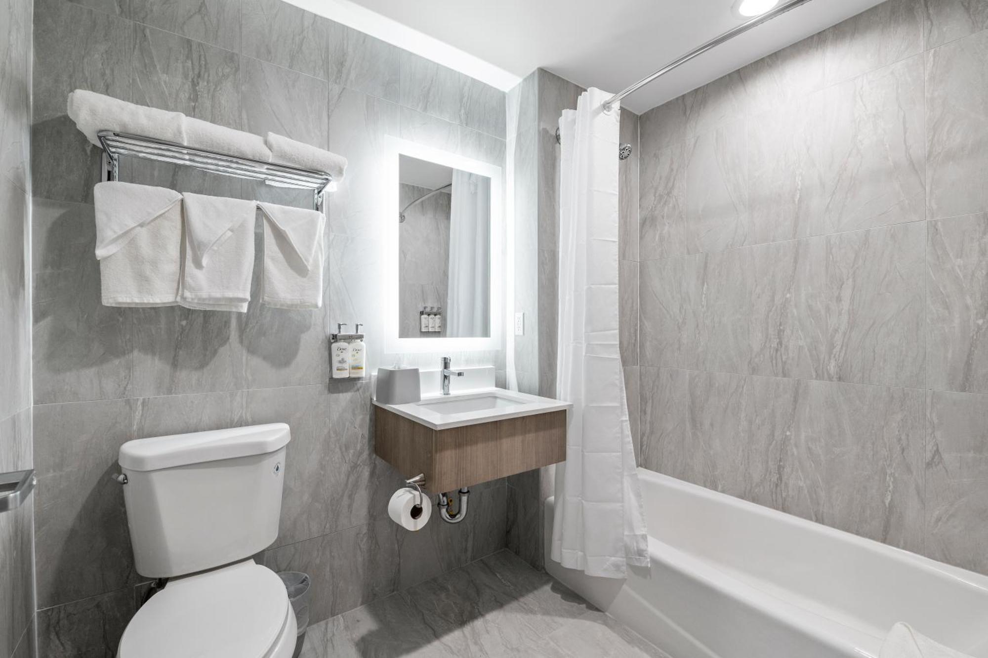 Express & Bronx - Nyc By Ihg Hotel
