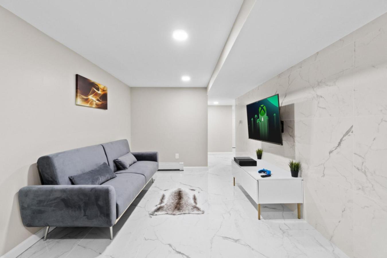 White Marble Retreat Nyc Holiday home New York