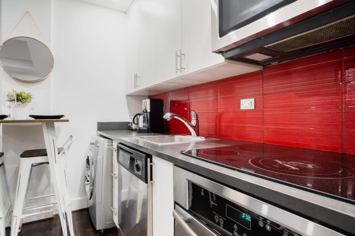 809-3b With A Balcony By Columbus Circle Apartment New York
