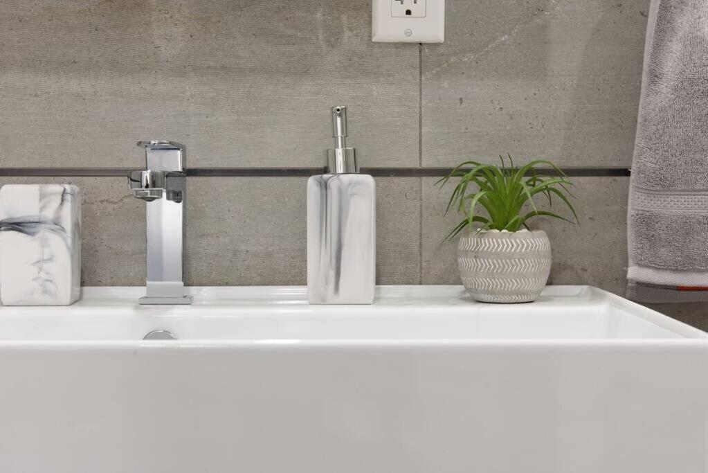 78-1a New Modern 1br W&d Walk To Park Apartment *