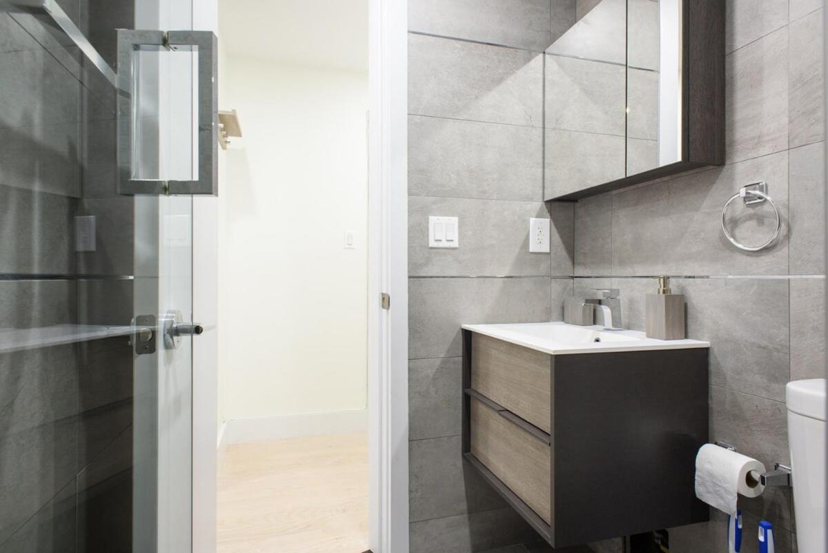 75-1c New 1br Prime Ues W&d *
