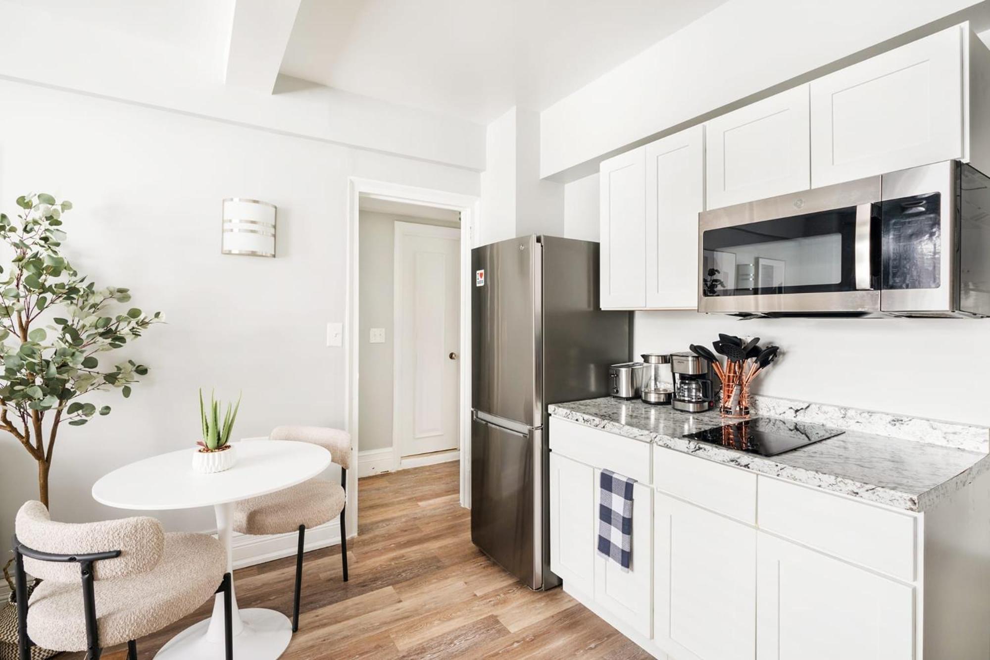 73-1406 New 1br 1bth Uws Doorman Gym Apartment *