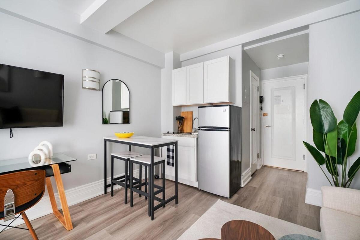 73-1204 New Uws Doorman Gym Apartment New York