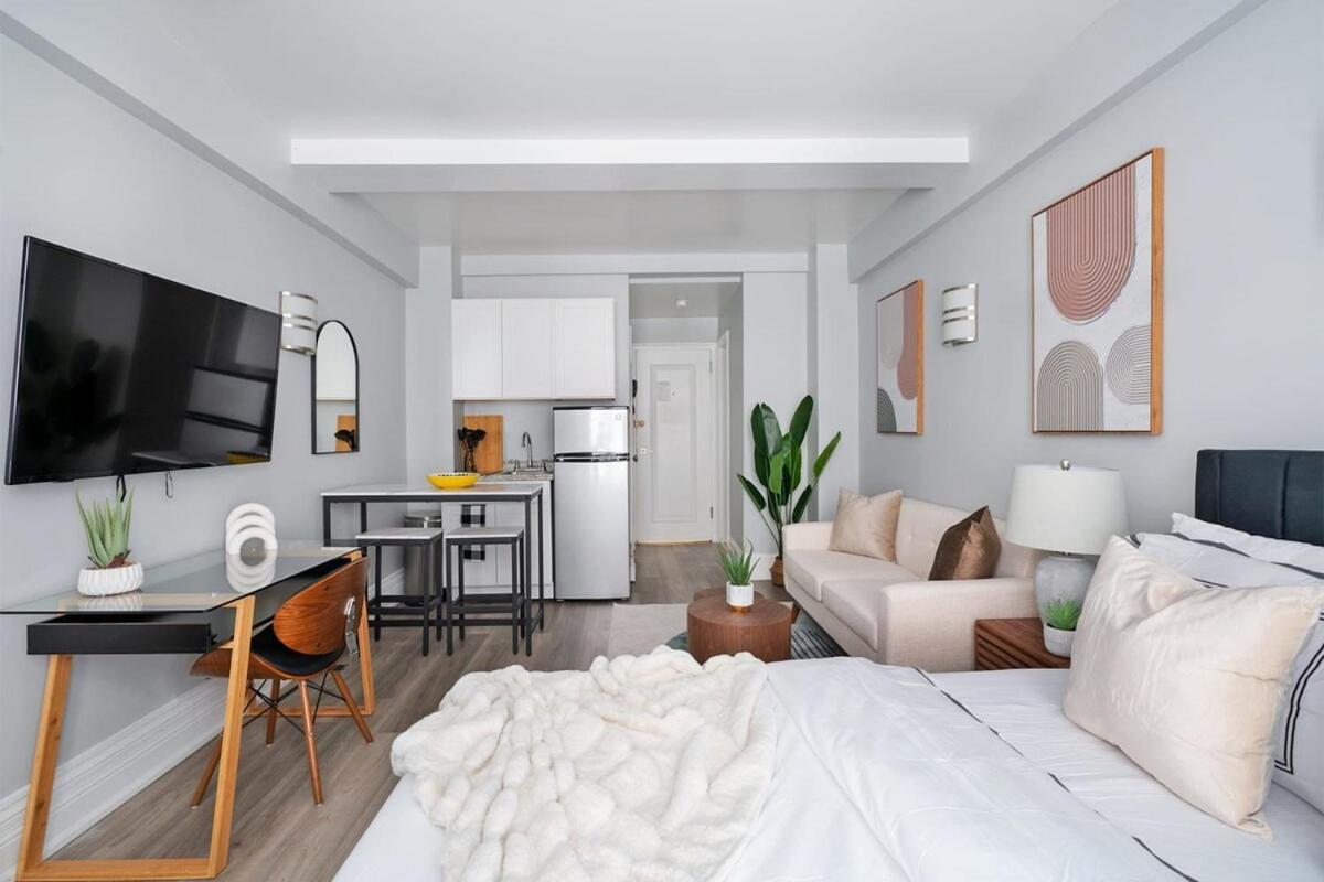73-1204 New Uws Doorman Gym Apartment *