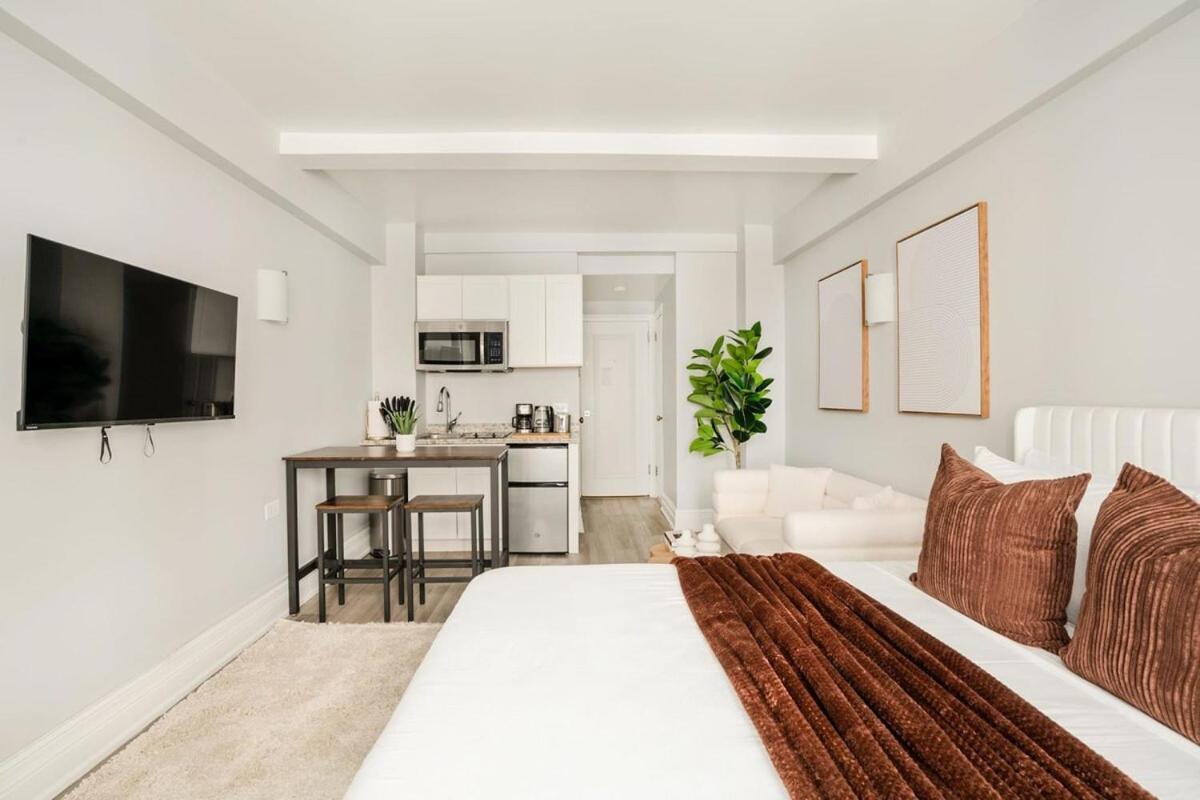 73-1004 New Uws Doorman Gym Apartment New York