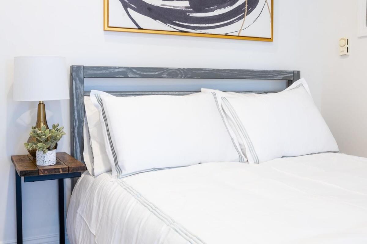 69-5c Festive Comfort Brand New 1br Lower East Side Christmas Ready Apartment *
