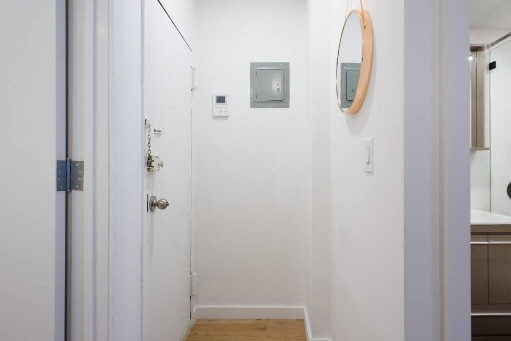 69-3d Charm Prime Lower East Side Brand New 1br *
