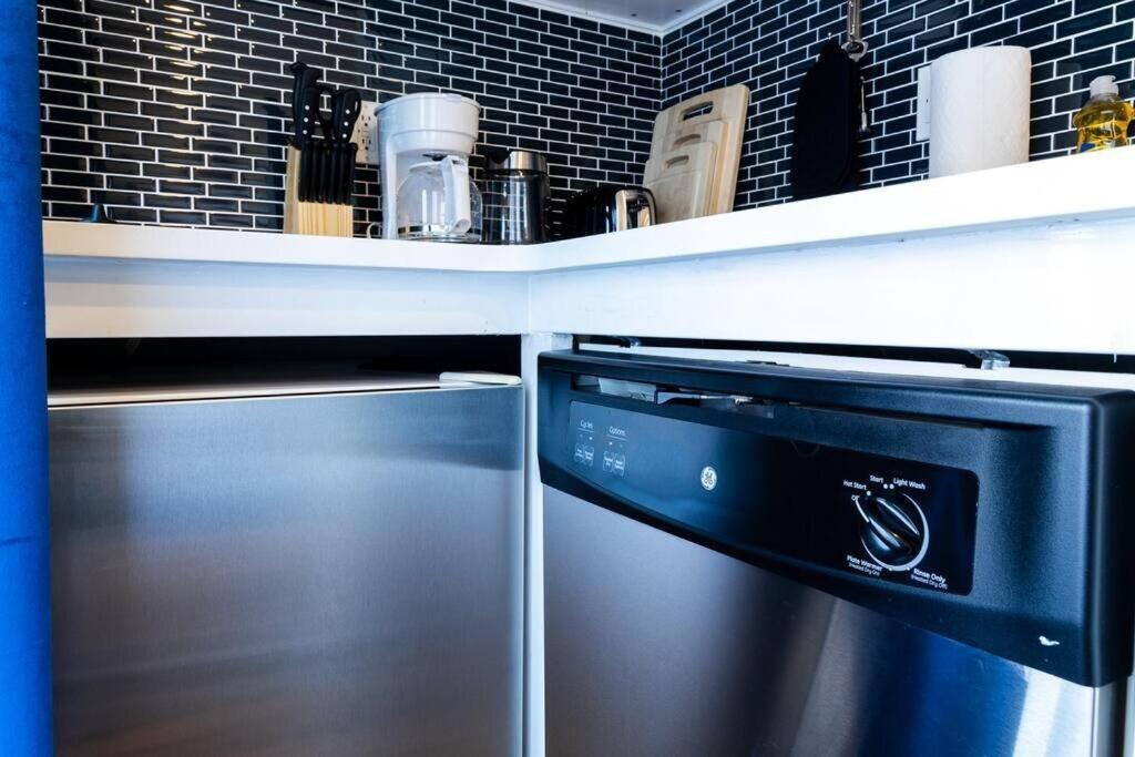 69-3c Stylish Lower East Side 1br *
