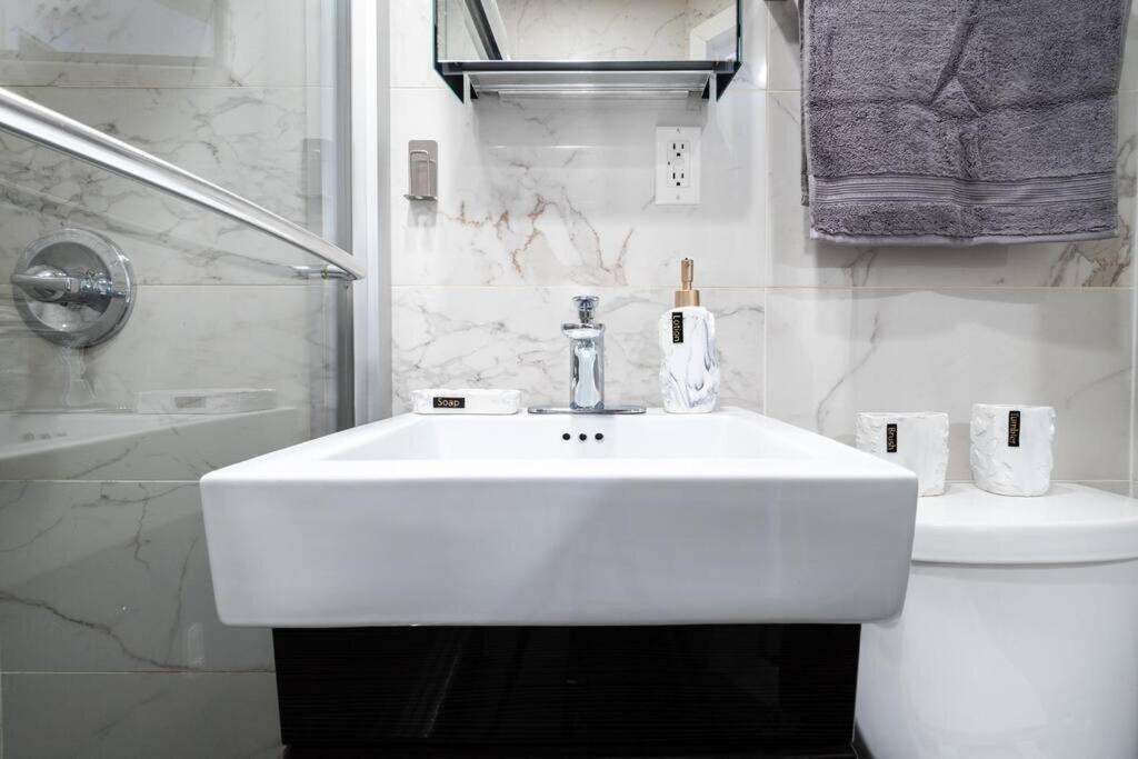 69-3c Stylish Lower East Side 1br Apartment *