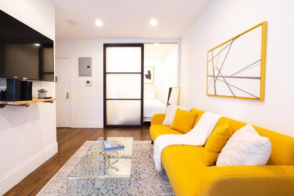 Apartment 69-3c Stylish Lower East Side 1br *