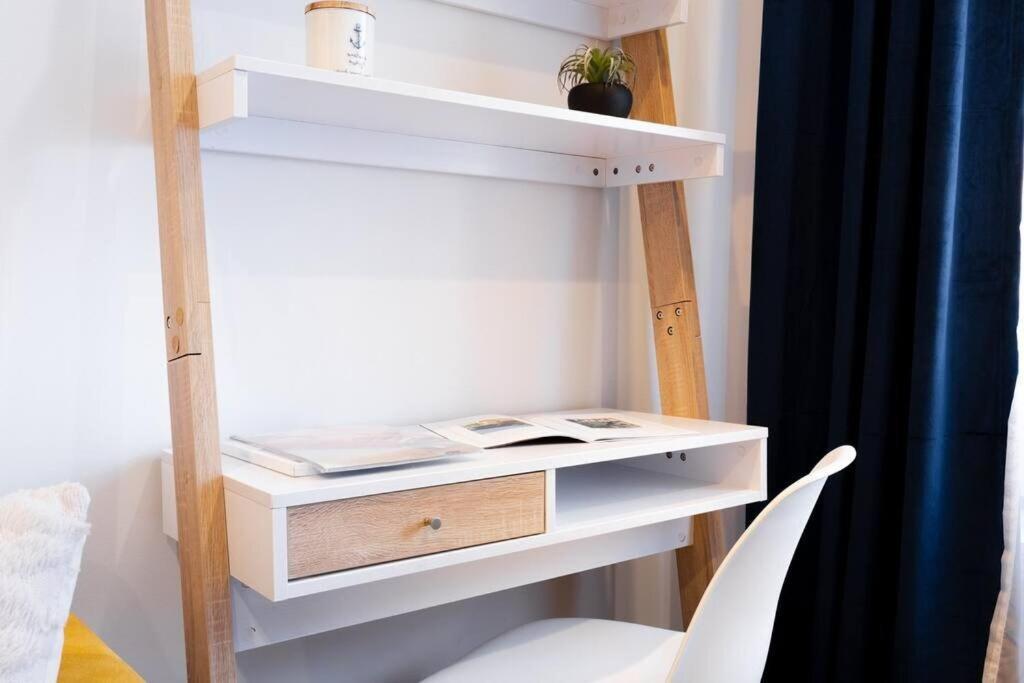 69-3c Stylish Lower East Side 1br *
