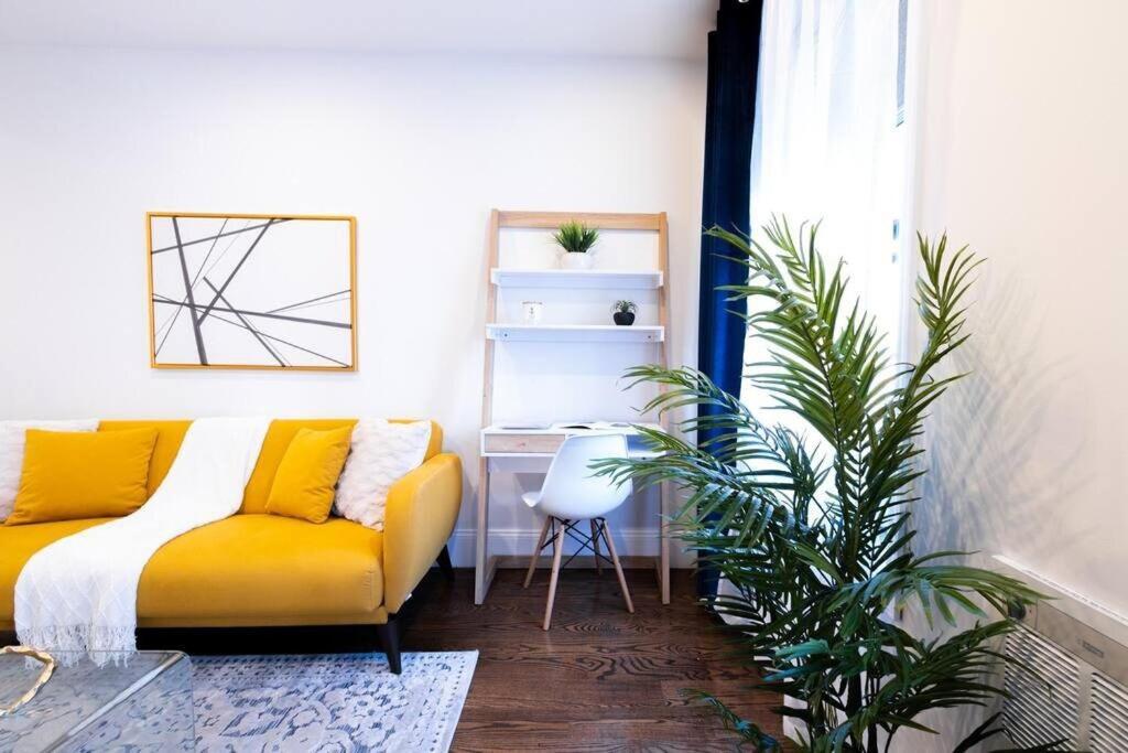69-3c Stylish Lower East Side 1br
