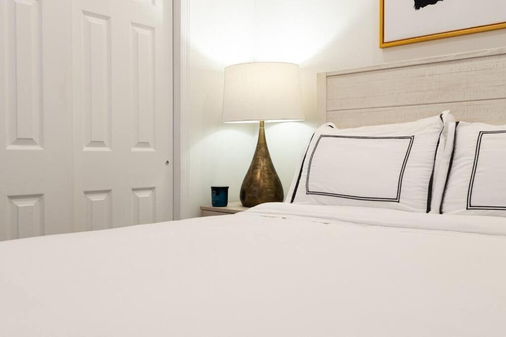 Apartment 69-3c Stylish Lower East Side 1br New York