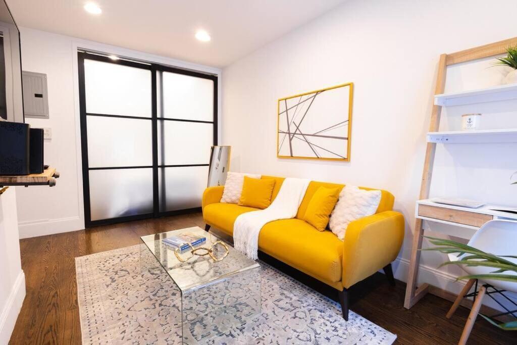 69-3c Stylish Lower East Side 1br New York