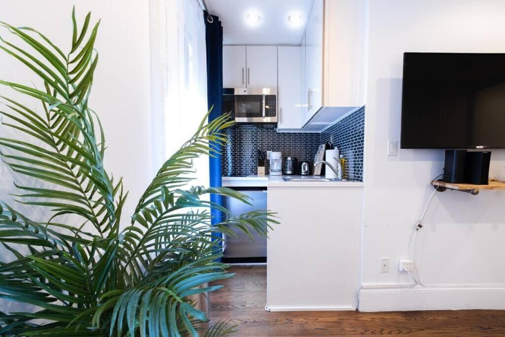 69-3c Stylish Lower East Side 1br * New York