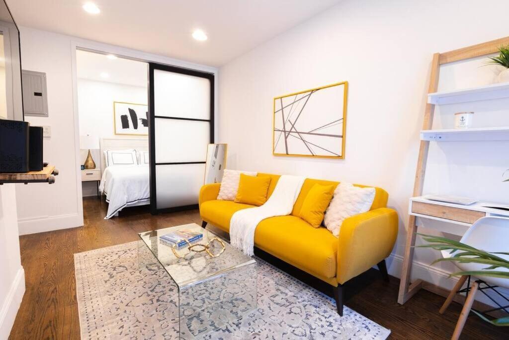 69-3c Stylish Lower East Side 1br New York