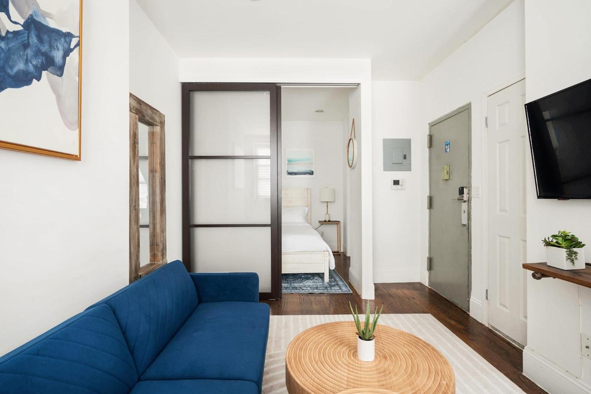 Apartment 69-2b Prime Lower East Brand New 1br *