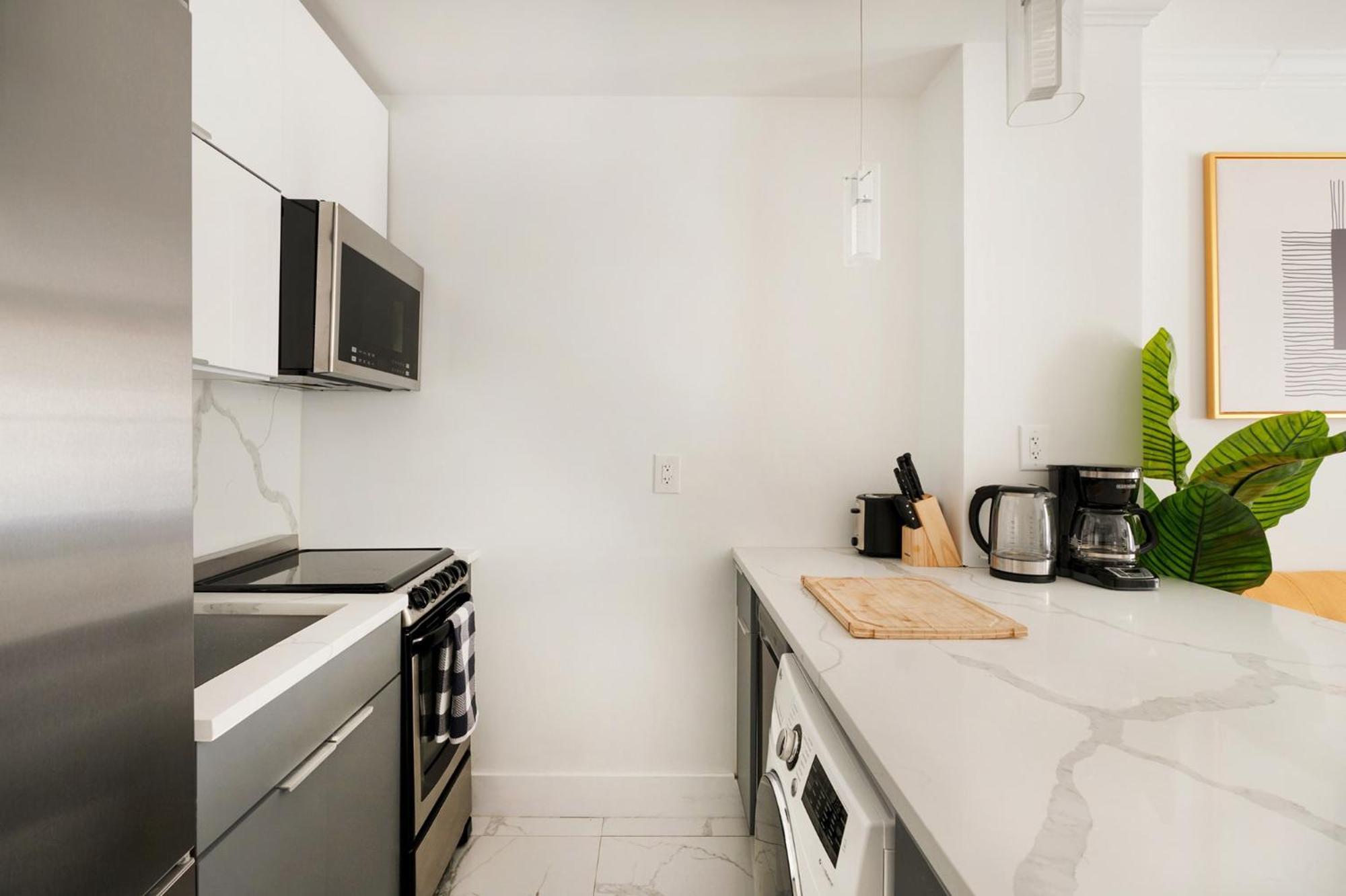 1597-7 Luxury Upper East W&d In Unit