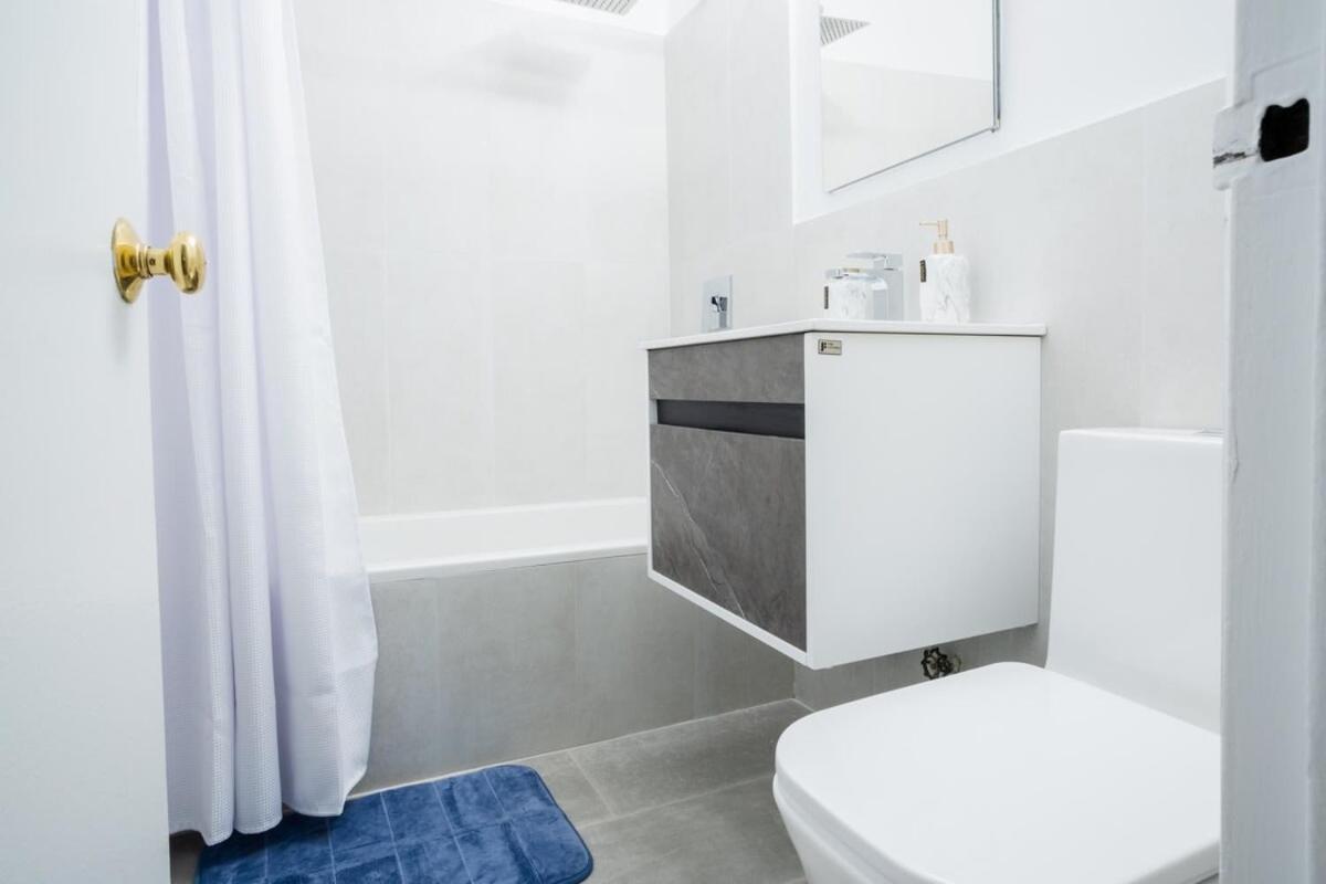 Apartment 49-4a Prime Midtown Newly 2br W&d