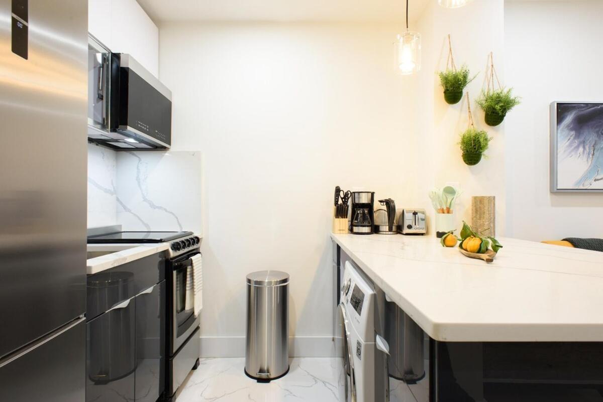 1597-9 Renovated Prime Ues Wd In Unit Apartment