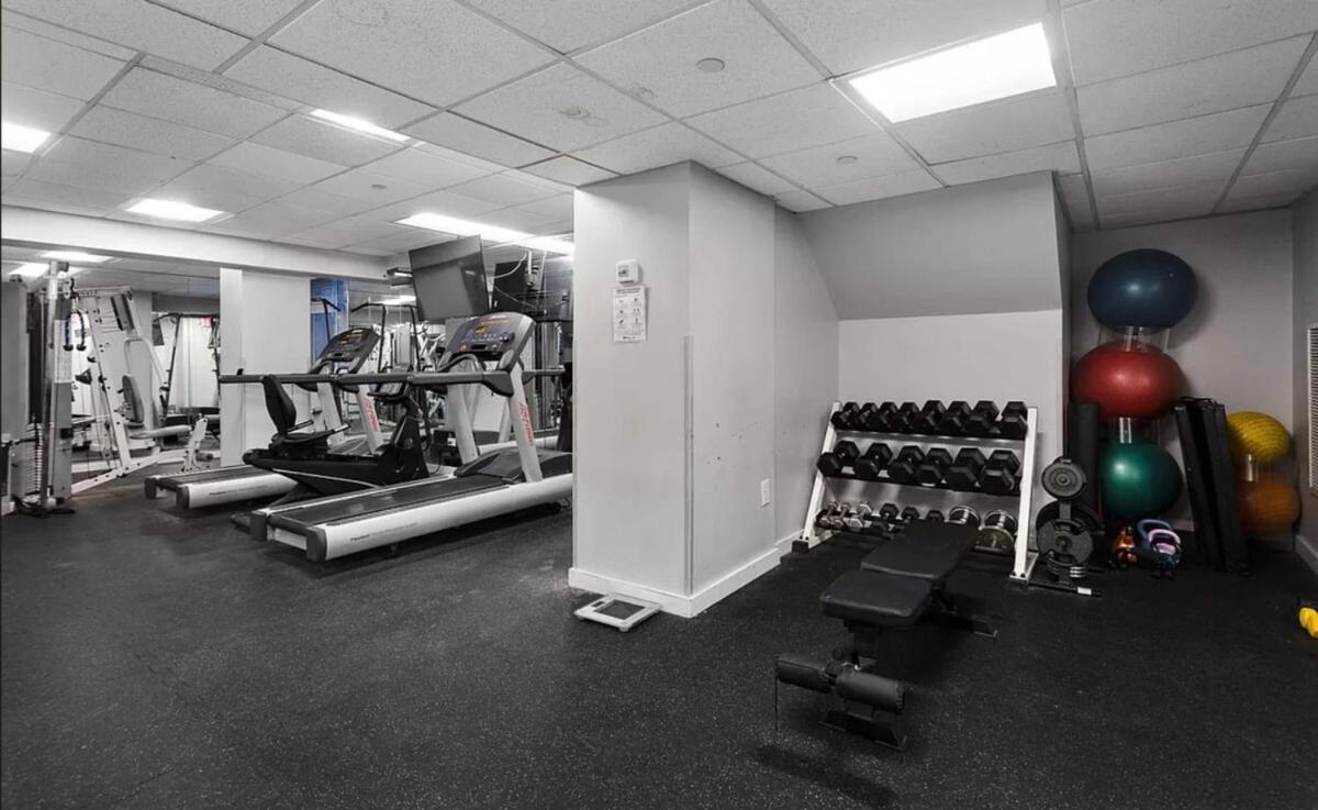 73-519 New Uws Doorman Gym New York