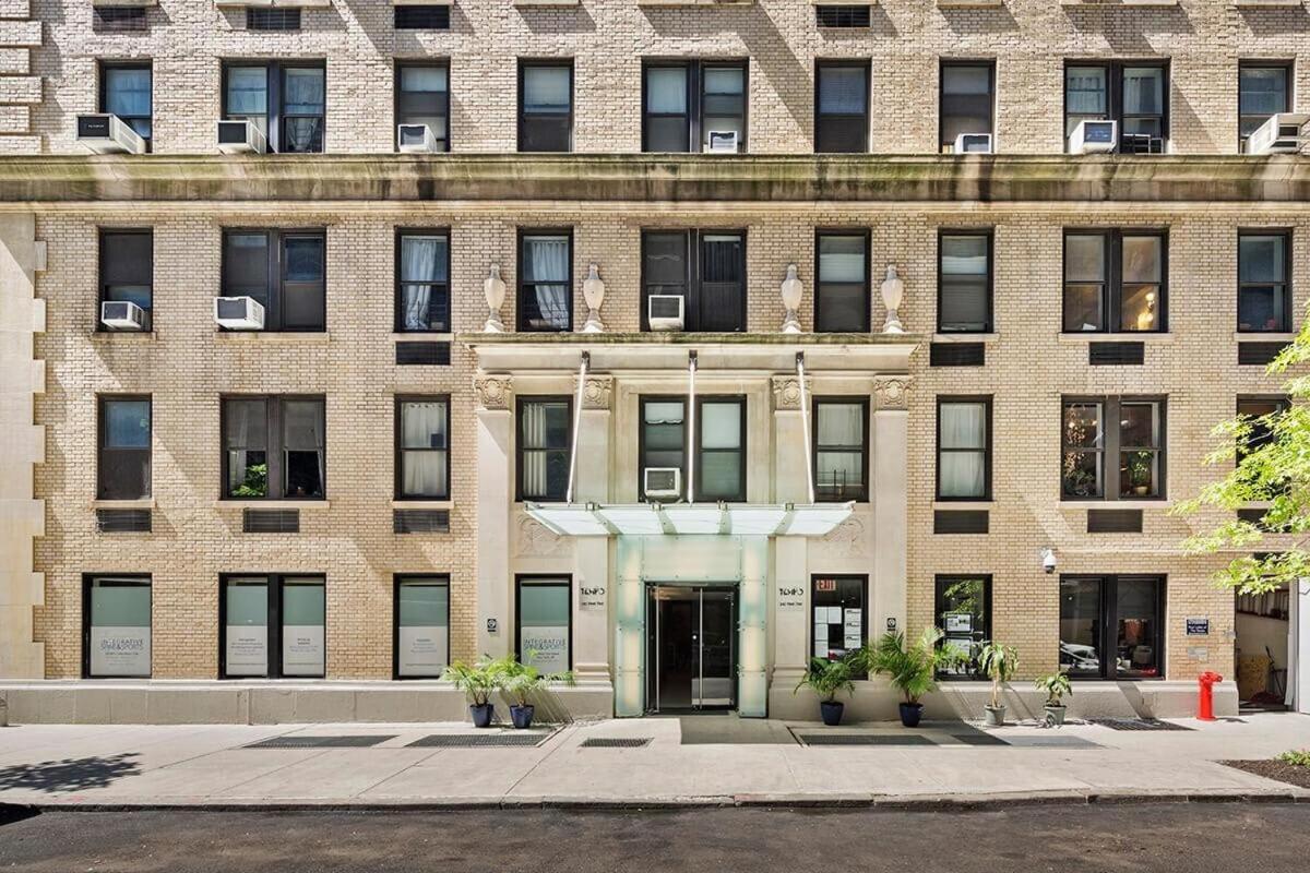 73-519 New Uws Doorman Gym New York