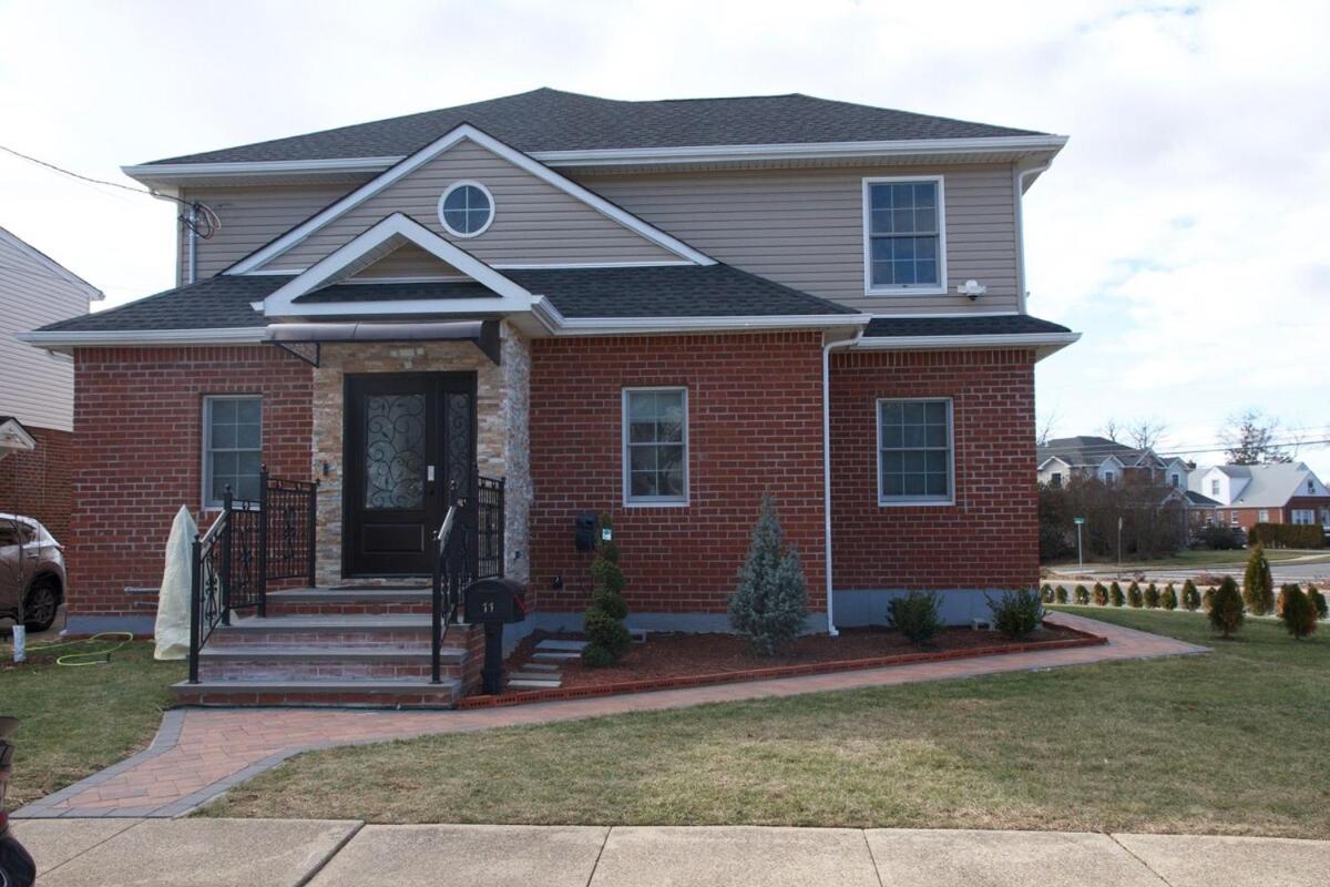 Villa 3 Bedroom Renovated Model House New York