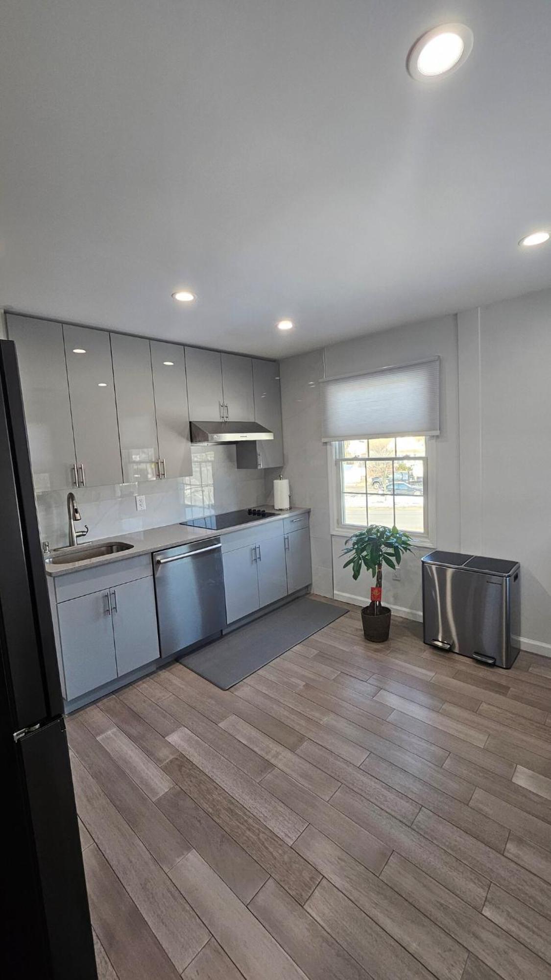3 Bedroom Renovated Model House Villa *