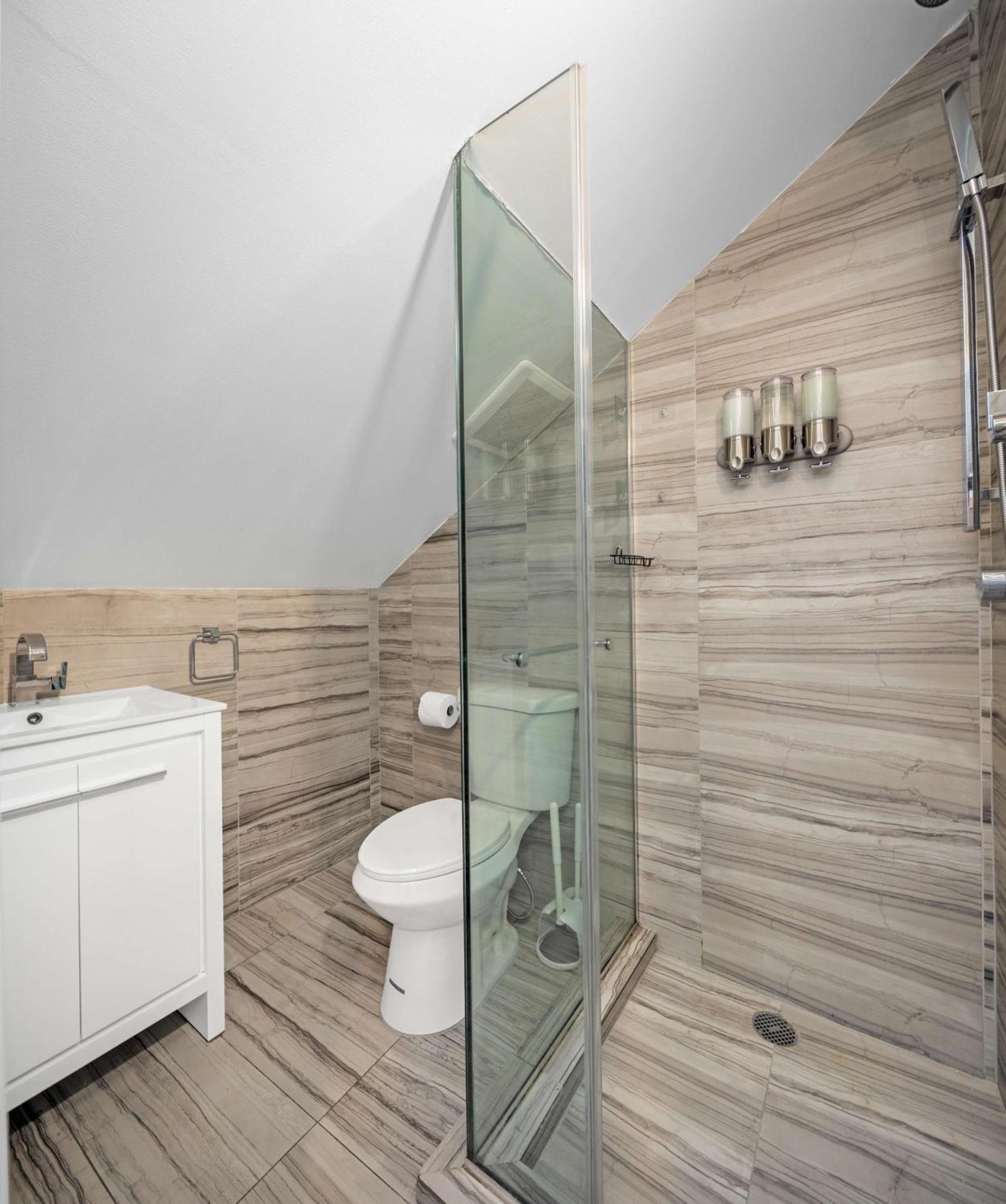 Spacious 3br Family Haven In Lower Manhattan *