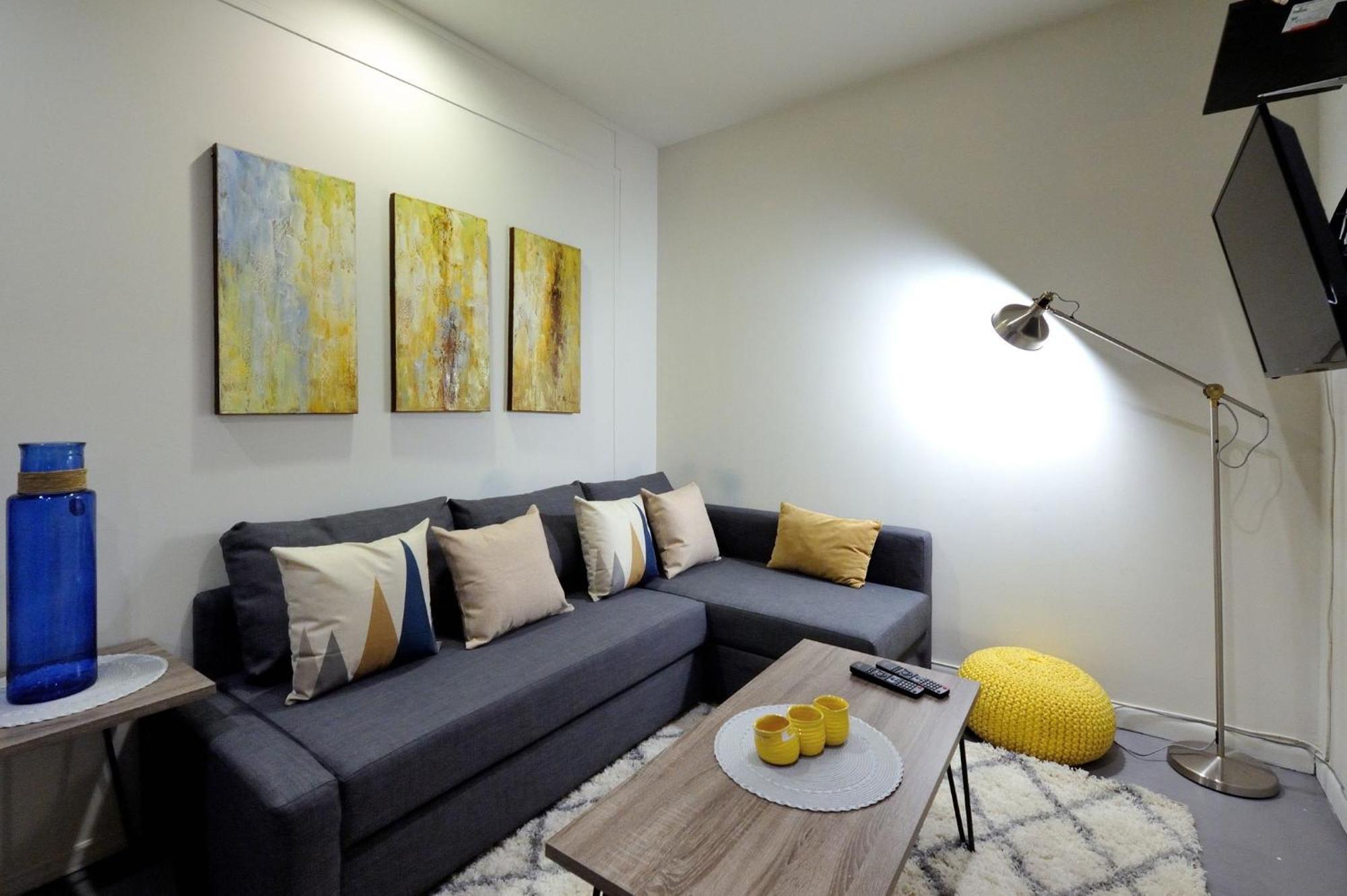 Amazing 3 Bedroom 1 Bath Apartment *