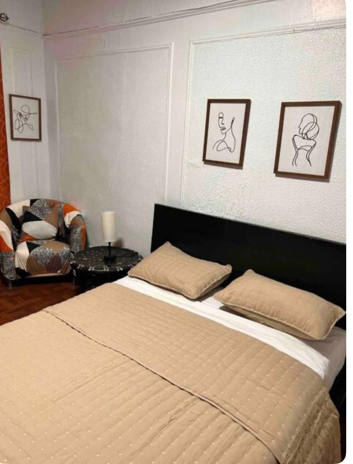 Large And Spacious Facing A Beautiful Park Minutes Away From Manhattan Homestay