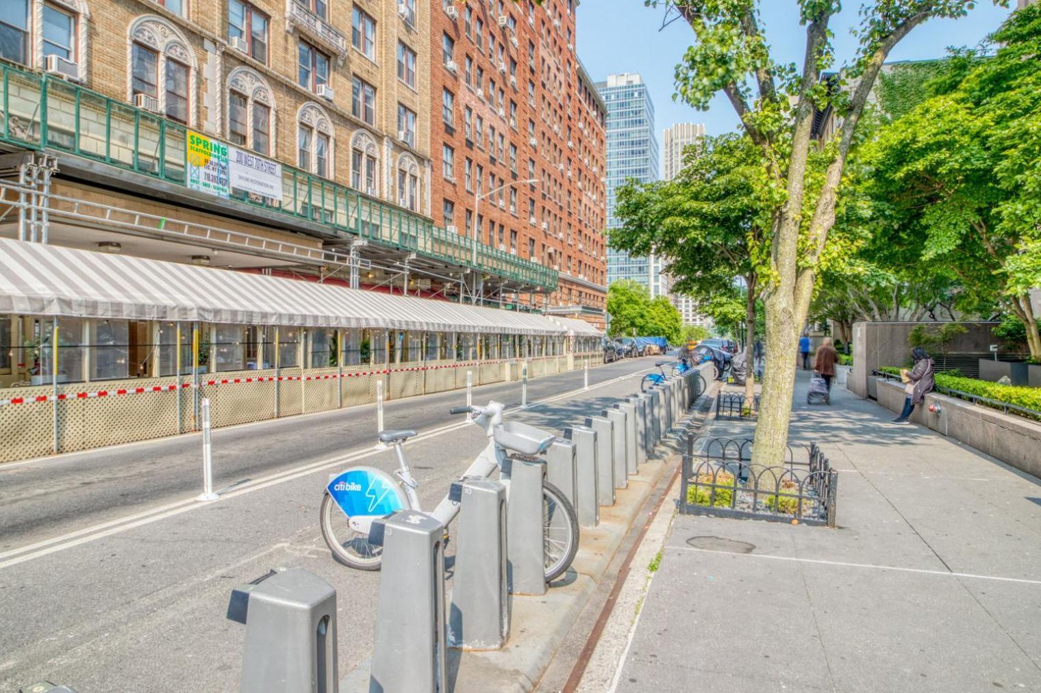 Apartment Uws 1br W Doorman Gym Close To Park Nyc-1242