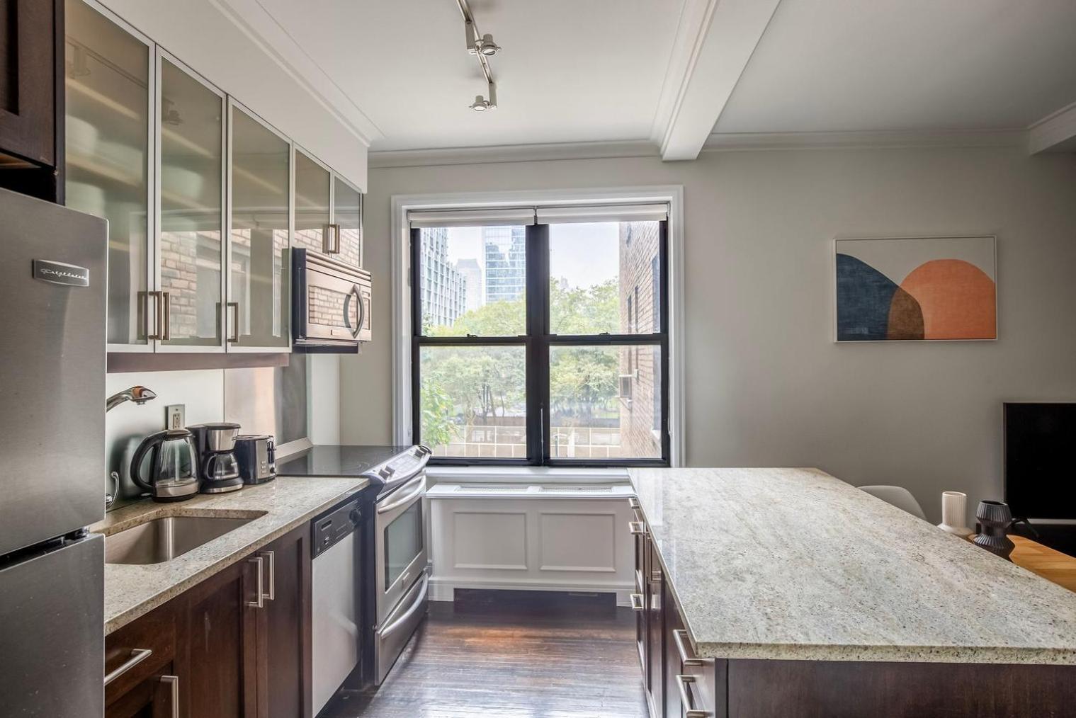Uws 1br W Doorman Gym Close To Park Nyc-1242 *