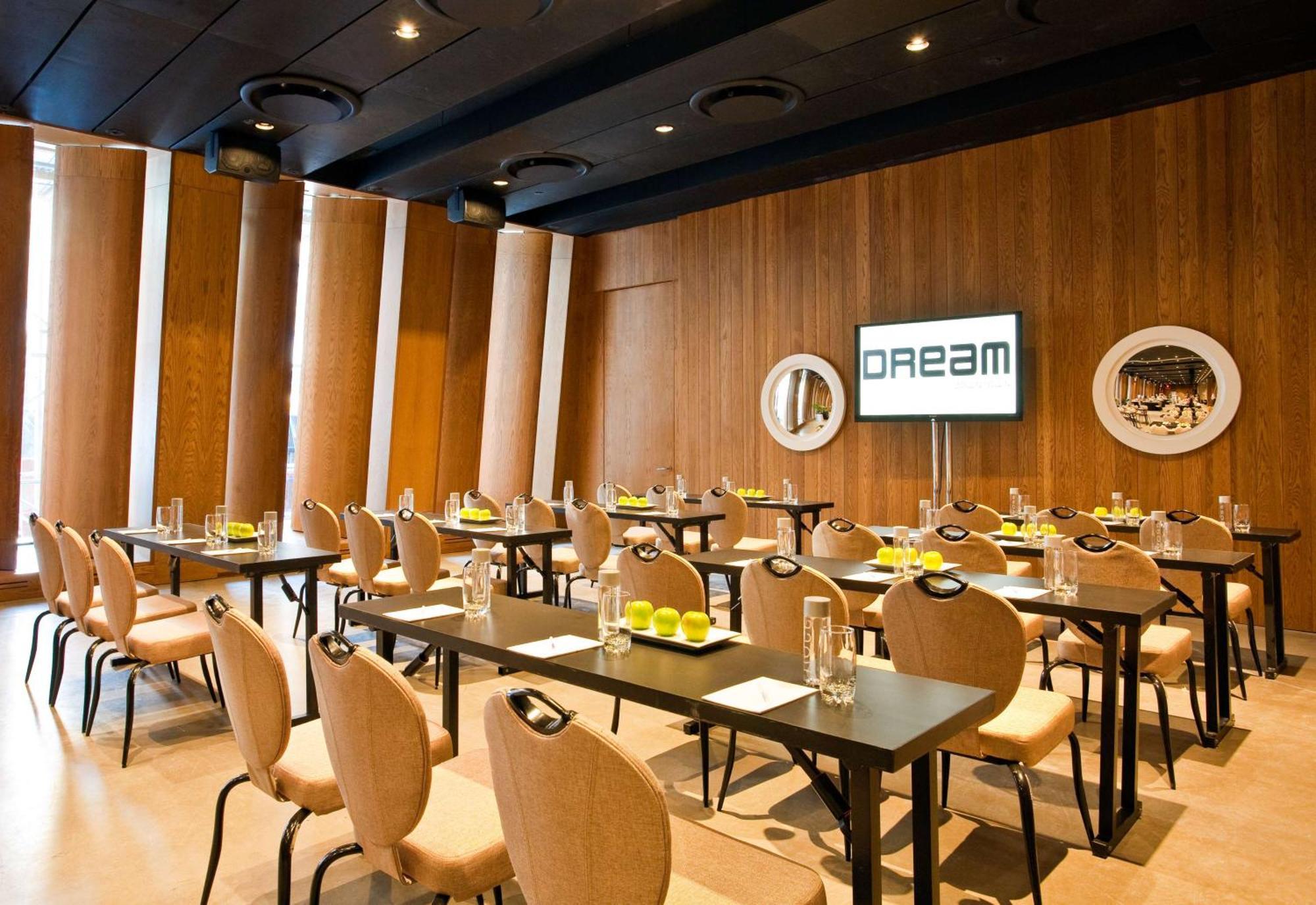 Hotel Dream Downtown, By Hyatt 4*
