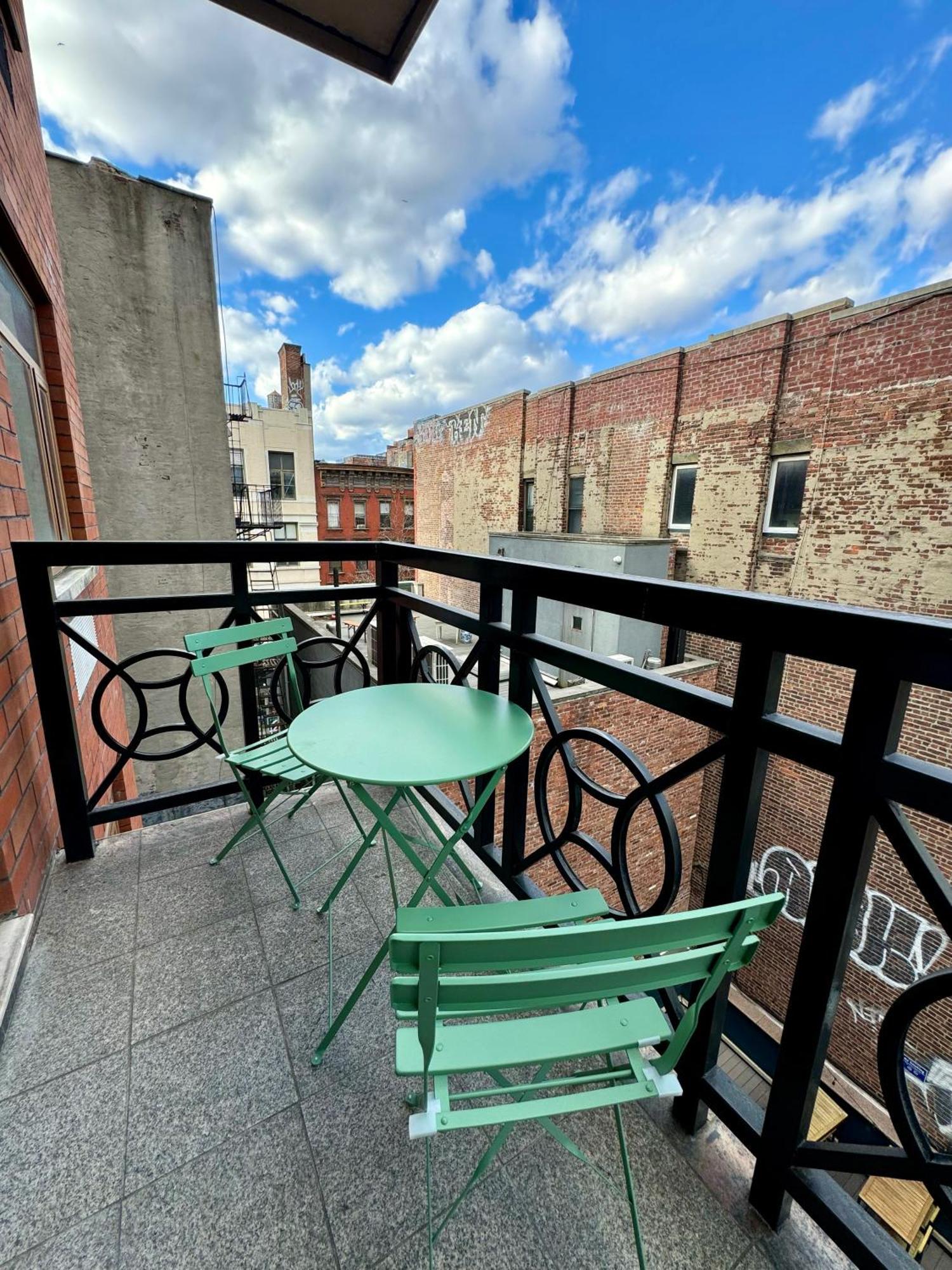Stunning 3 Bedrooms * New York